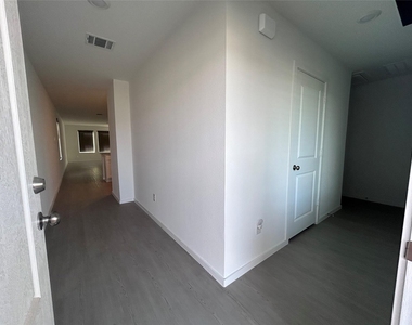 25721 John Wayne Road - Photo Thumbnail 13
