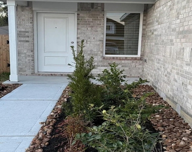25721 John Wayne Road - Photo Thumbnail 11