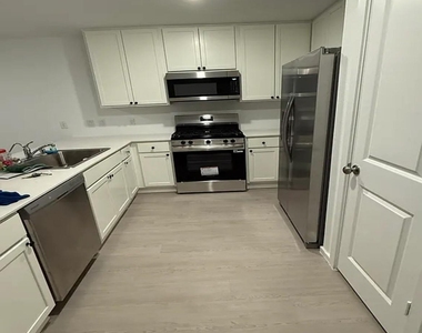 25721 John Wayne Road - Photo Thumbnail 7