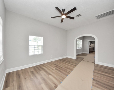 2102 Gray Street - Photo Thumbnail 22