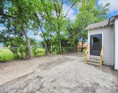 2102 Gray Street - Photo Thumbnail 31