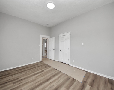 2102 Gray Street - Photo Thumbnail 16