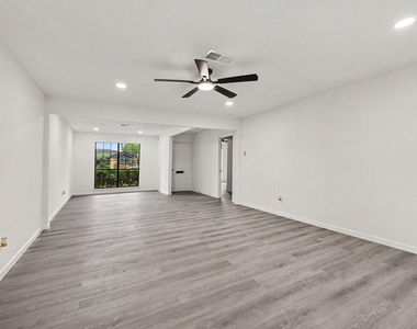7607 Grape Street - Photo Thumbnail 6