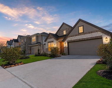 31427 Vineyard Creek Drive - Photo Thumbnail 1