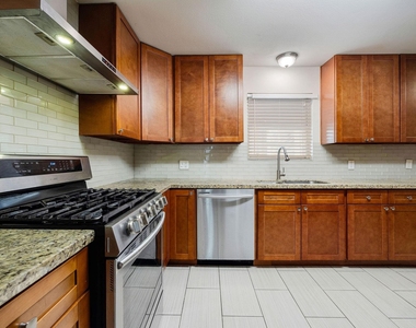 5554 Beechnut Street - Photo Thumbnail 4