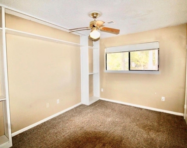 4701 Spring Lane - Photo Thumbnail 13