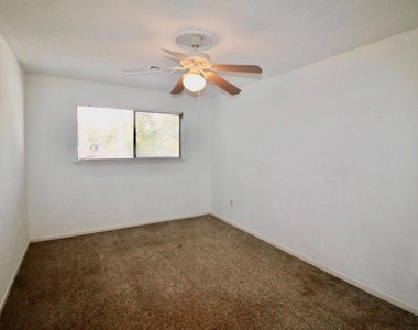 4701 Spring Lane - Photo Thumbnail 15