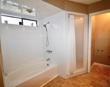 4701 Spring Lane - Photo Thumbnail 11