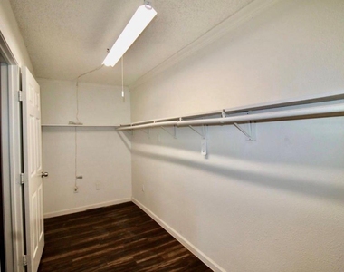 4701 Spring Lane - Photo Thumbnail 12