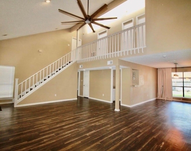 4701 Spring Lane - Photo Thumbnail 2