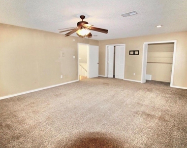 4701 Spring Lane - Photo Thumbnail 17