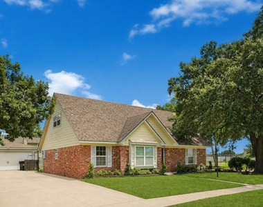 539 Belwin Drive - Photo Thumbnail 1