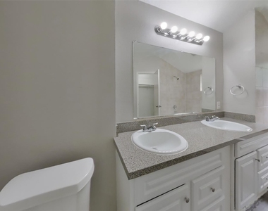 18311 Autumn Trails Lane - Photo Thumbnail 10