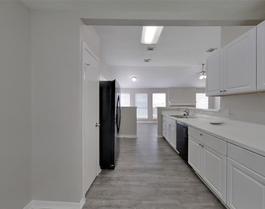 18311 Autumn Trails Lane - Photo Thumbnail 5