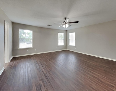 6439 Lily Hollow Court - Photo Thumbnail 6
