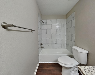 6439 Lily Hollow Court - Photo Thumbnail 14