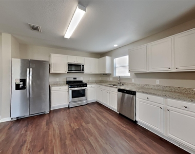 6439 Lily Hollow Court - Photo Thumbnail 3