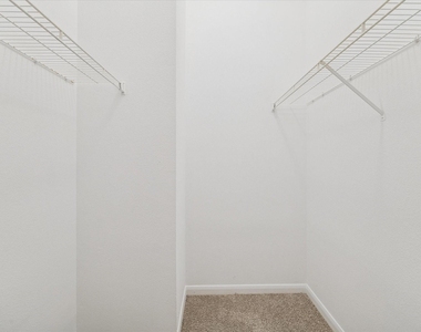 5353 Memorial Drive - Photo Thumbnail 8