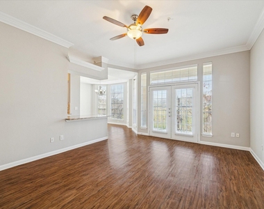 5353 Memorial Drive - Photo Thumbnail 3