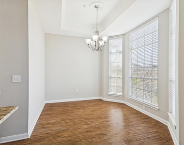 5353 Memorial Drive - Photo Thumbnail 2