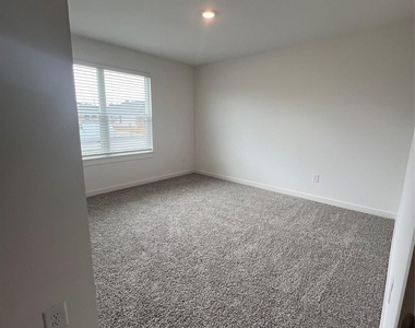 6324 Amberose Peak Lane - Photo Thumbnail 7