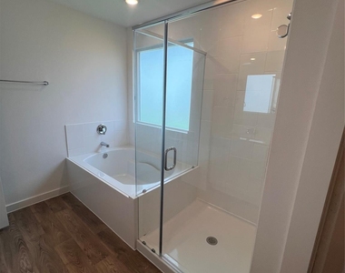 6324 Amberose Peak Lane - Photo Thumbnail 16