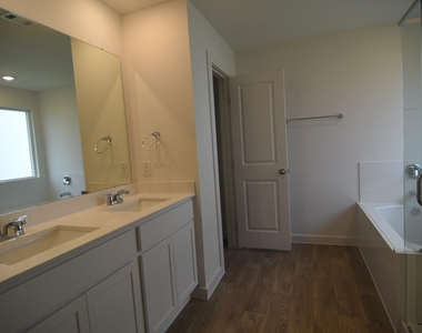 6324 Amberose Peak Lane - Photo Thumbnail 17
