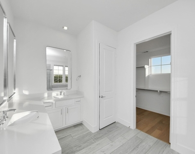 4005 Woodshire Village Estate - Photo Thumbnail 26