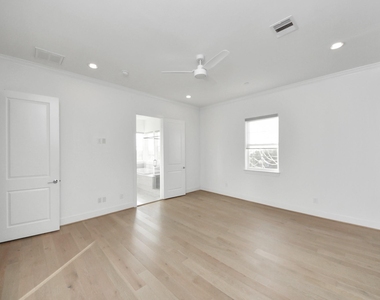 4005 Woodshire Village Estate - Photo Thumbnail 23