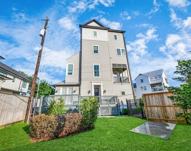 4005 Woodshire Village Estate - Photo Thumbnail 3