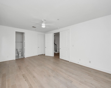 4005 Woodshire Village Estate - Photo Thumbnail 9
