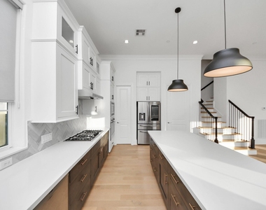 4005 Woodshire Village Estate - Photo Thumbnail 19