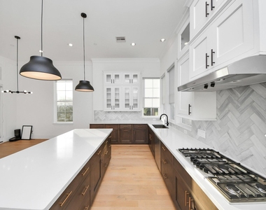 4005 Woodshire Village Estate - Photo Thumbnail 20