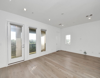 4005 Woodshire Village Estate - Photo Thumbnail 36