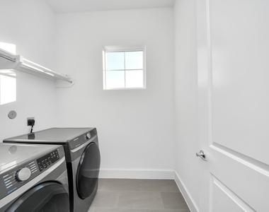 4005 Woodshire Village Estate - Photo Thumbnail 31
