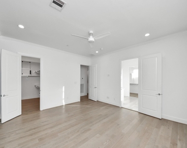 4005 Woodshire Village Estate - Photo Thumbnail 24