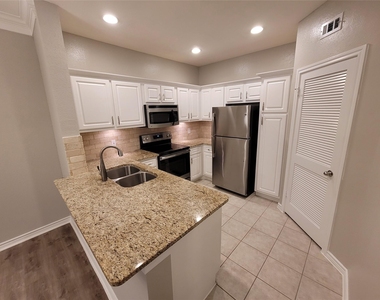 2350 Westcreek Lane - Photo Thumbnail 7