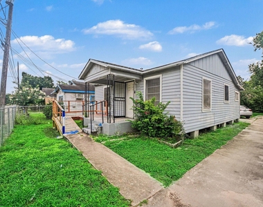3107 Altoona Street - Photo Thumbnail 2