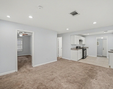 3107 Altoona Street - Photo Thumbnail 5