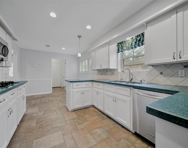 1067 Lehman Street - Photo Thumbnail 9