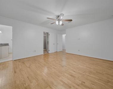 1067 Lehman Street - Photo Thumbnail 13