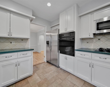 1067 Lehman Street - Photo Thumbnail 7