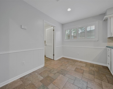 1067 Lehman Street - Photo Thumbnail 10