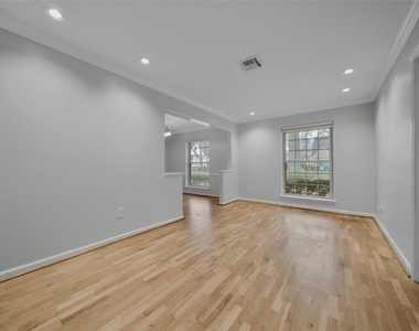 1067 Lehman Street - Photo Thumbnail 12