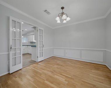1067 Lehman Street - Photo Thumbnail 11