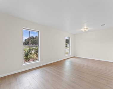 7303 Augustine Drive - Photo Thumbnail 13