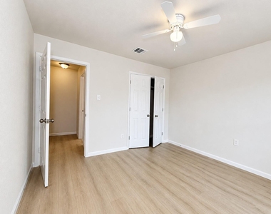 7303 Augustine Drive - Photo Thumbnail 8