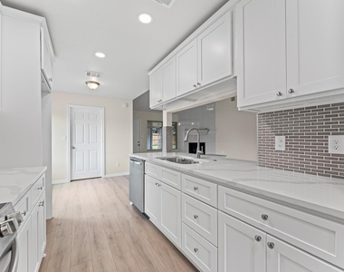 7303 Augustine Drive - Photo Thumbnail 6