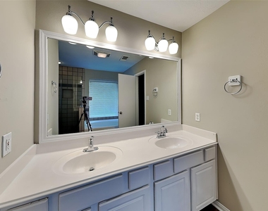 6630 Grant Drive - Photo Thumbnail 10