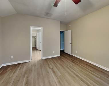 6630 Grant Drive - Photo Thumbnail 8